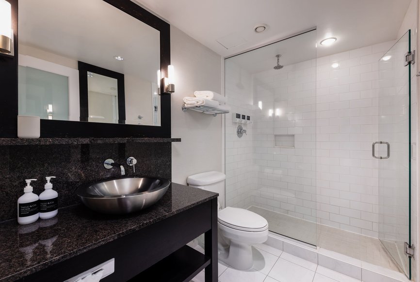 Standard King Bathroom